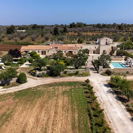 Agriturismo Masseria Costarella Resort *